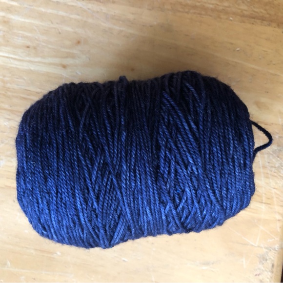Yarn 100 Grams Dark Blue Fingering Weight Wool Blend Cake Knitting Crochet Craft - Picture 1 of 3